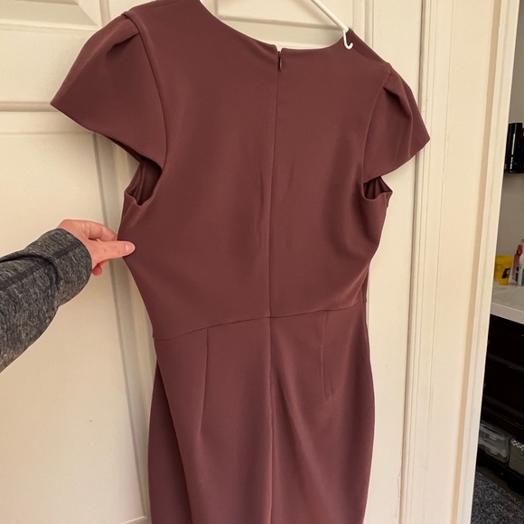 Express dress, purple/mauve with short sleeve. Polyester & Spandex. Fits size 12 - Picture 4 of 7
